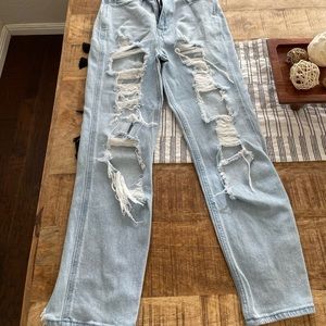 Hollister mom Jeans never worn
